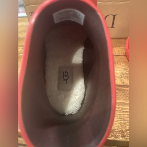 UGG Rain Ankle Boots - Picture 4 of 4